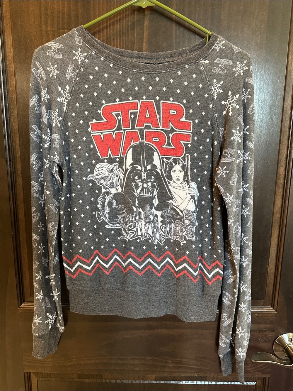 Official Star Wars Women’s Graphic Christmas Sweater SIZE XS ⭐️🎄